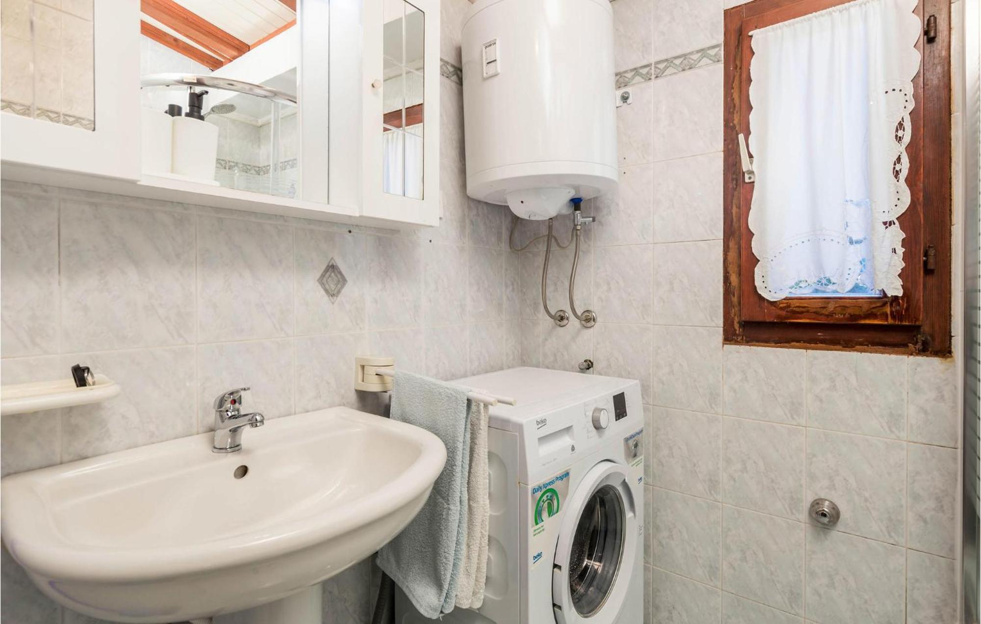 Awesome Home In Veli Losinj Luaran gambar